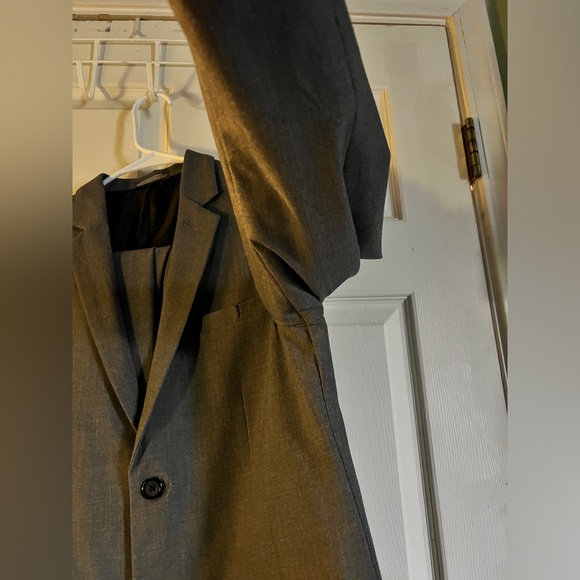 Light grey Van Huesen boys suit two piece - Picture 3 of 12